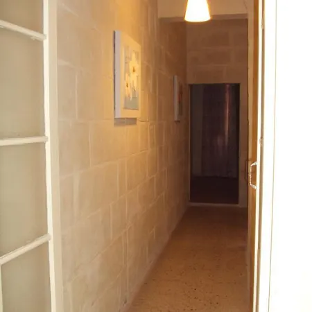 House Apartment *